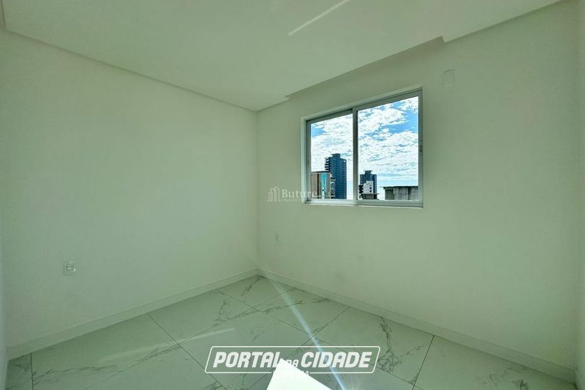 Apartamento &agrave; venda - 159m&sup2; - Meia Praia