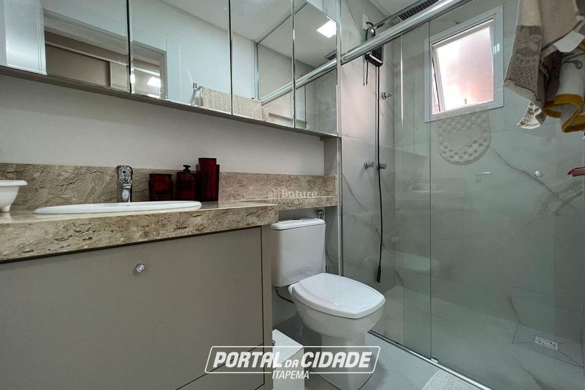 Apartamento &agrave; venda - 126m&sup2; - Meia Praia
