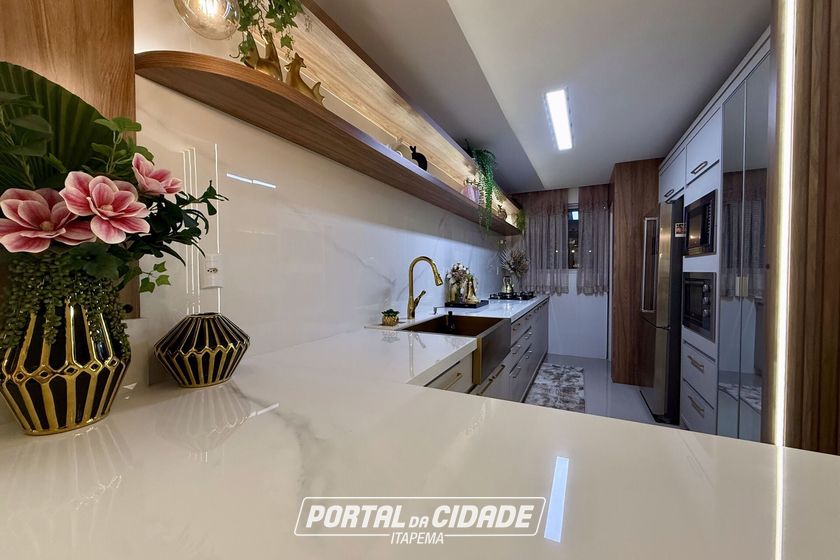 Apartamento &agrave; venda - 171m&sup2; - Meia Praia