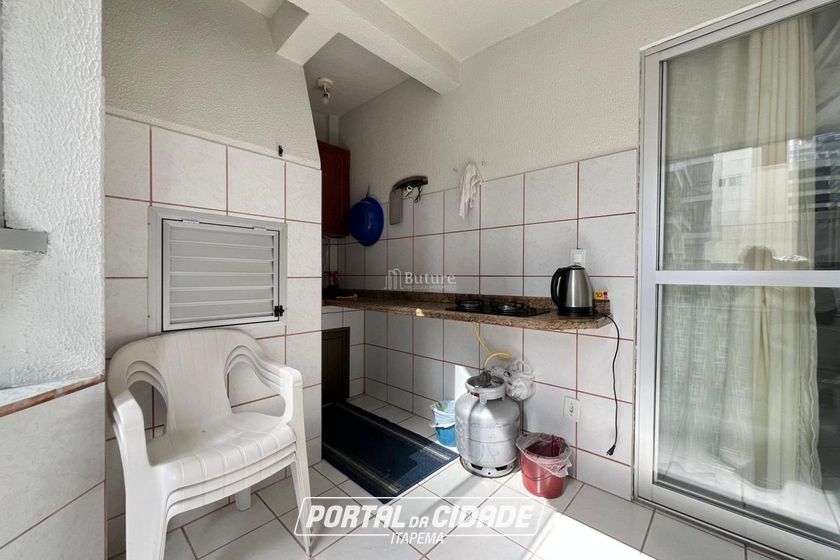 Apartamento &agrave; venda - 140m&sup2; - Meia Praia