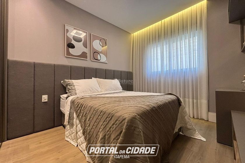 Apartamento &agrave; venda - 140m&sup2; - Meia Praia