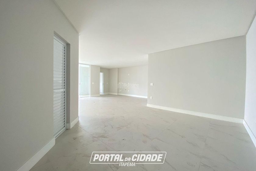 Apartamento &agrave; venda - 157m&sup2; - Meia Praia