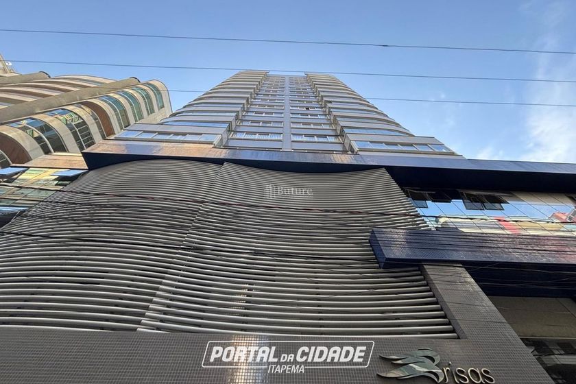 Apartamento &agrave; venda - 146m&sup2; - Meia Praia