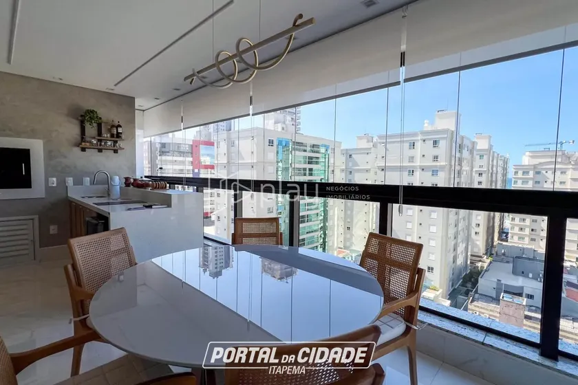 Apartamento &agrave; venda - 180m&sup2; - Meia Praia