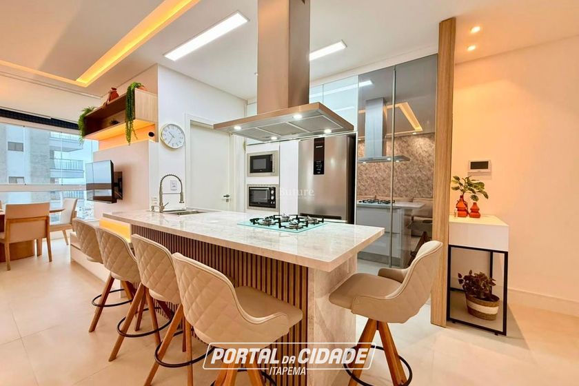 Apartamento &agrave; venda - 129m&sup2; - Meia Praia