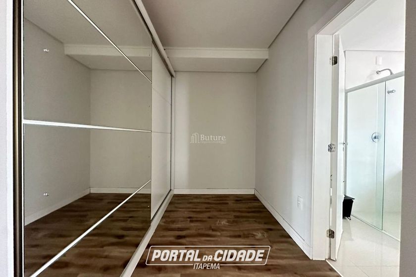 Apartamento &agrave; venda - 169m&sup2; - Meia Praia