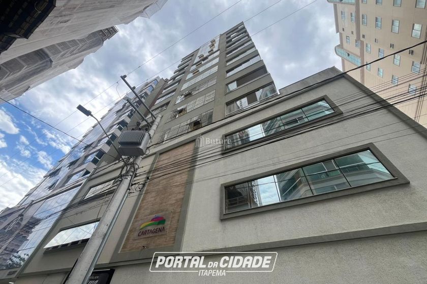 Apartamento &agrave; venda - 118m&sup2; - Meia Praia