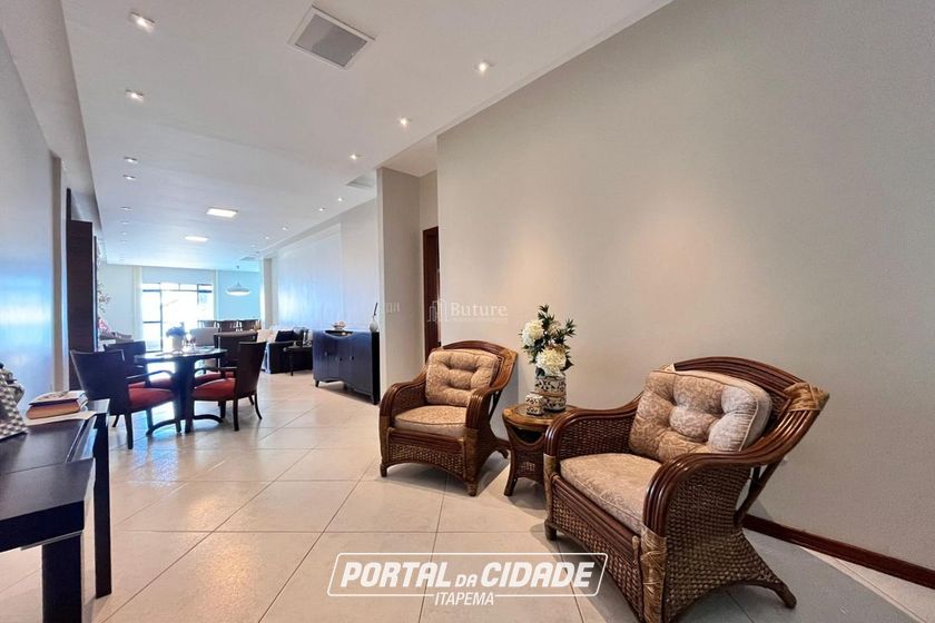 Apartamento &agrave; venda - 170m&sup2; - Meia Praia