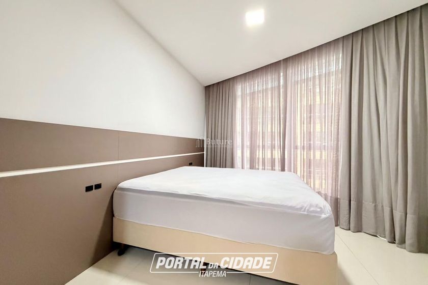 Apartamento &agrave; venda - 220m&sup2; - Meia Praia