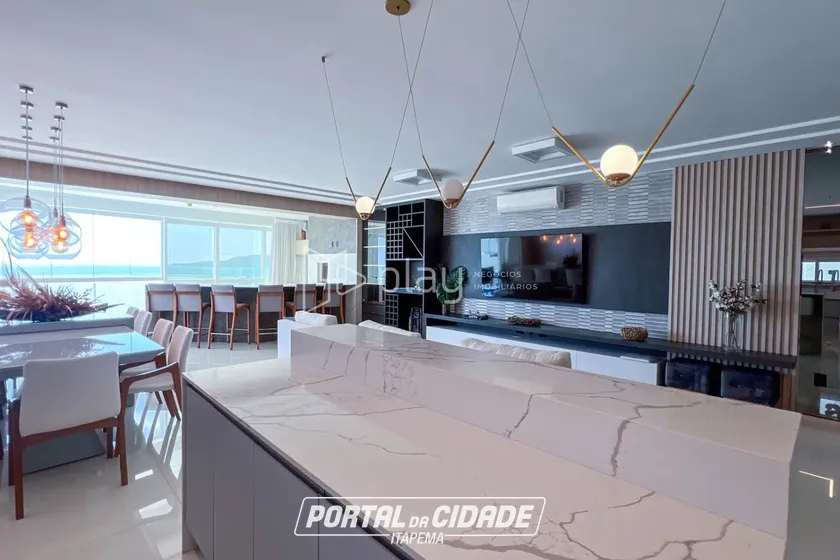 Apartamento &agrave; venda - 198m&sup2; - Meia Praia