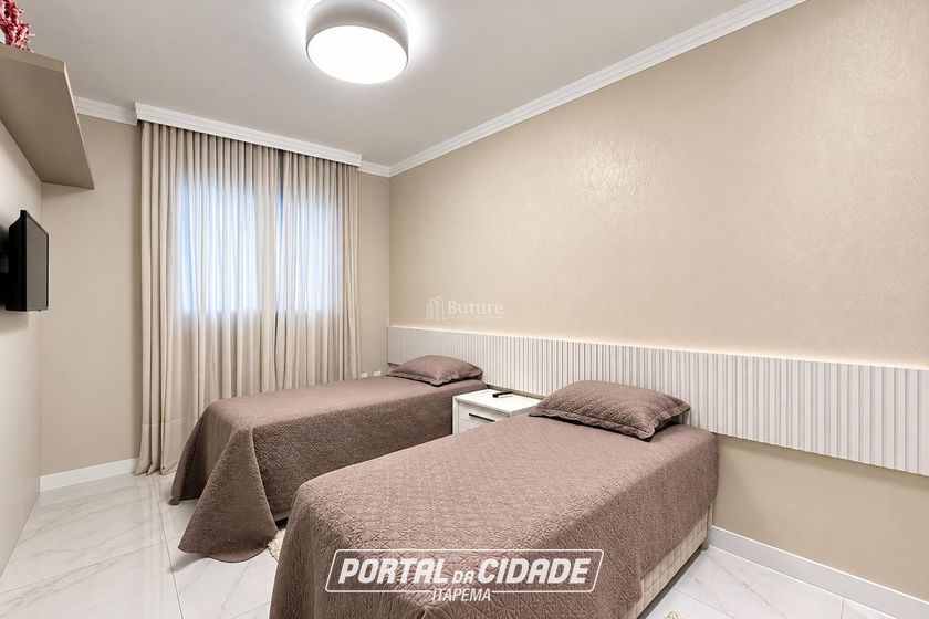 Apartamento &agrave; venda - 145m&sup2; - Meia Praia