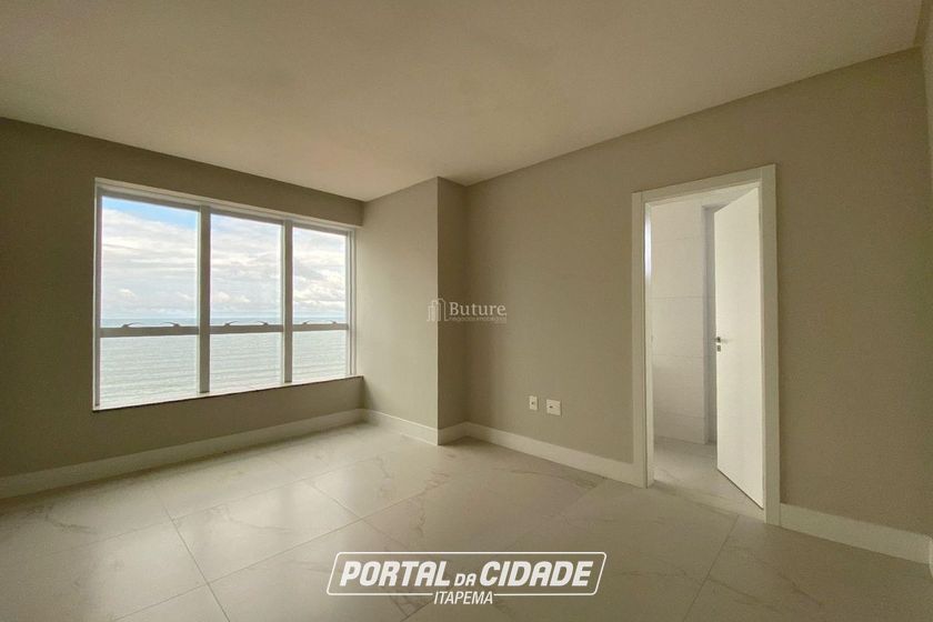 Apartamento &agrave; venda - 157m&sup2; - Meia Praia