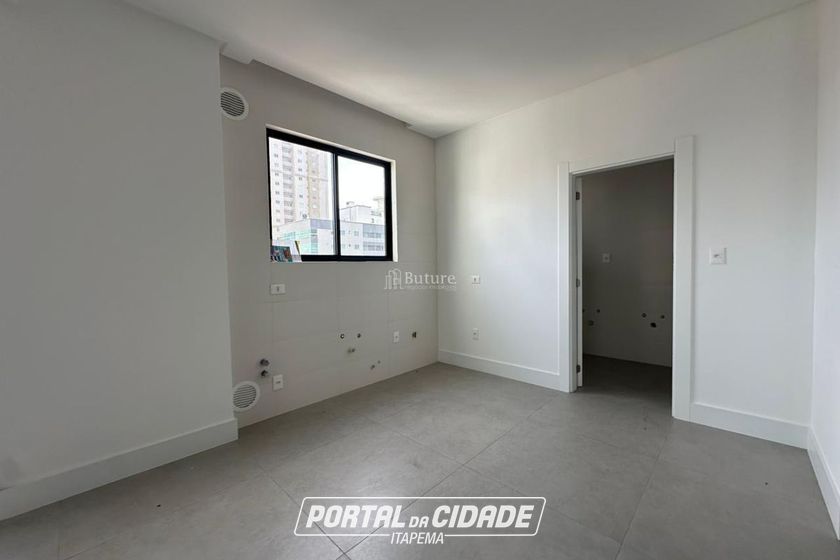 Apartamento &agrave; venda - 177m&sup2; - Meia Praia