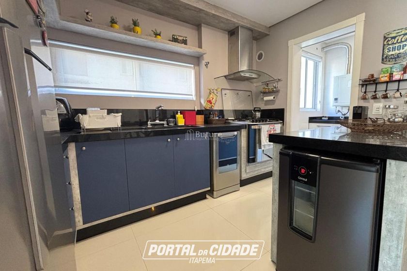 Apartamento &agrave; venda - 146m&sup2; - Meia Praia