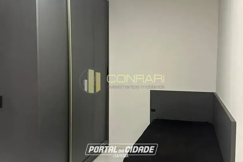 Apartamento &agrave; venda - 126m&sup2; - Meia Praia