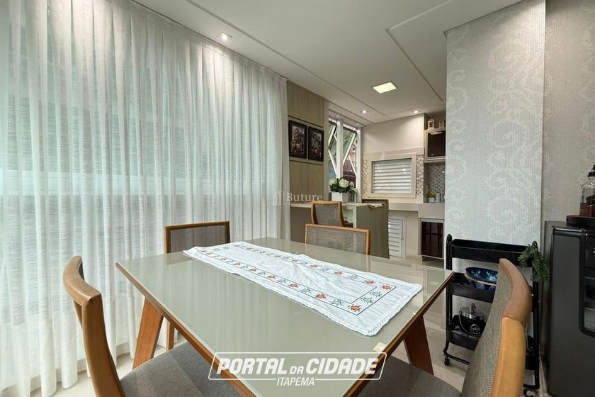 Apartamento &agrave; venda - 107m&sup2; - Meia Praia