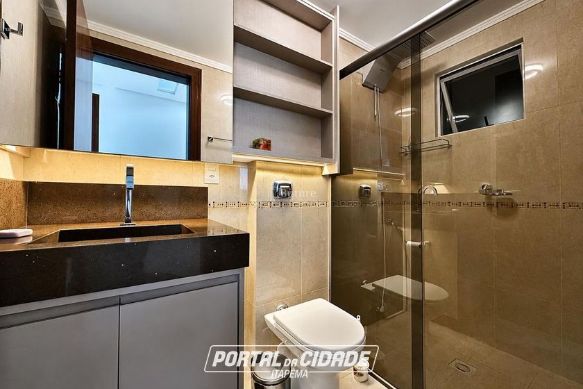 Apartamento &agrave; venda - 170m&sup2; - Meia Praia