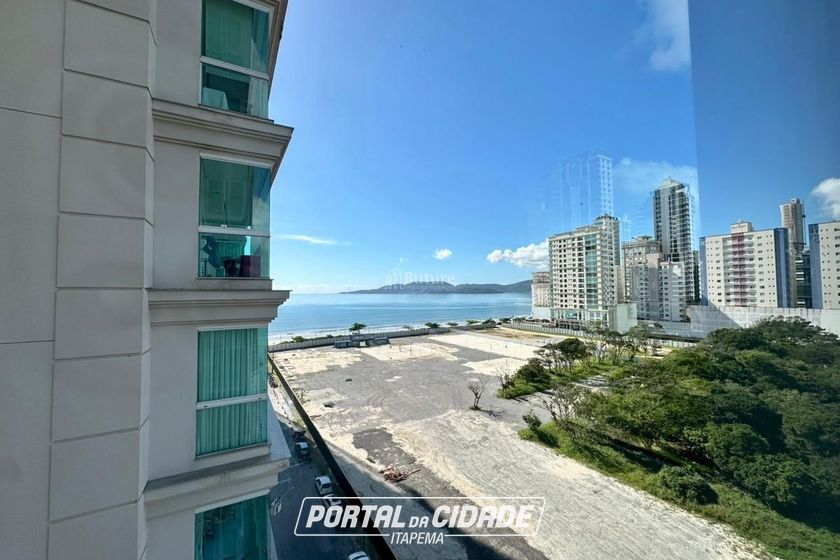 Apartamento &agrave; venda - 190m&sup2; - Meia Praia