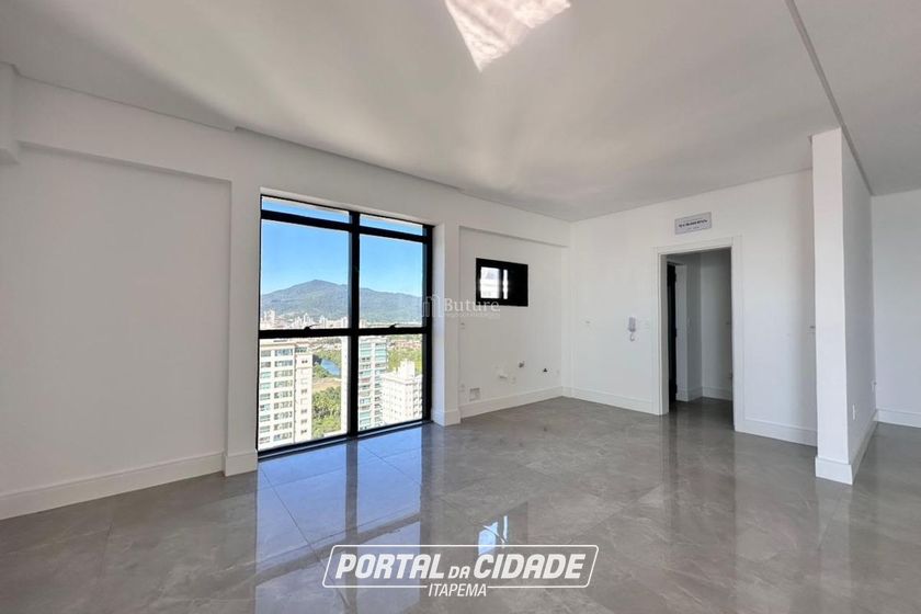 Apartamento &agrave; venda - 198m&sup2; - Meia Praia