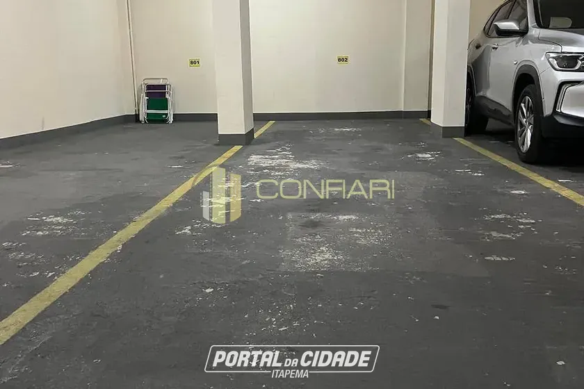Apartamento para alugar - 110m&sup2; - Meia Praia
