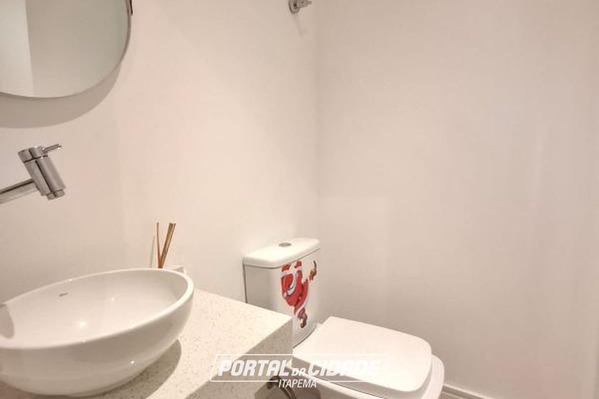 Apartamento para alugar - 127m&sup2; - Meia Praia