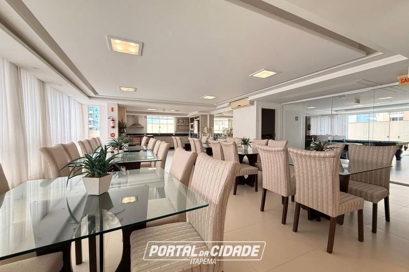Apartamento &agrave; venda - 198m&sup2; - Meia Praia