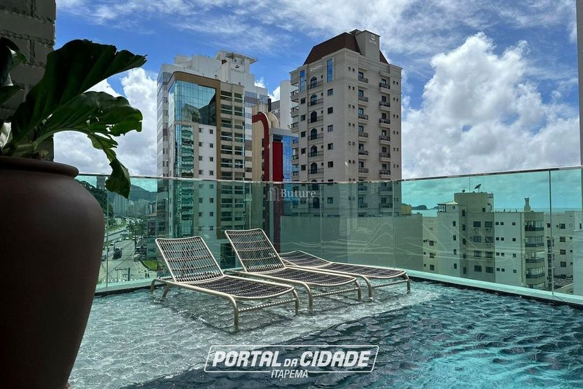 Apartamento &agrave; venda - 157m&sup2; - Meia Praia