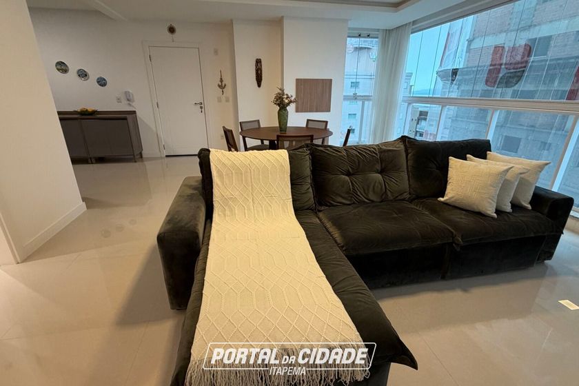 Apartamento para alugar - 115m&sup2; - Meia Praia