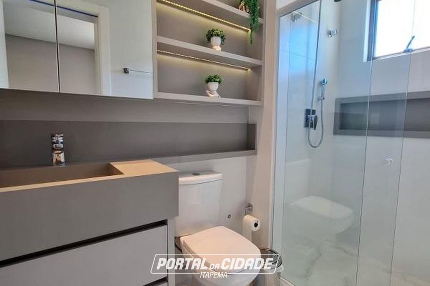 Apartamento para alugar - 145m&sup2; - Meia Praia