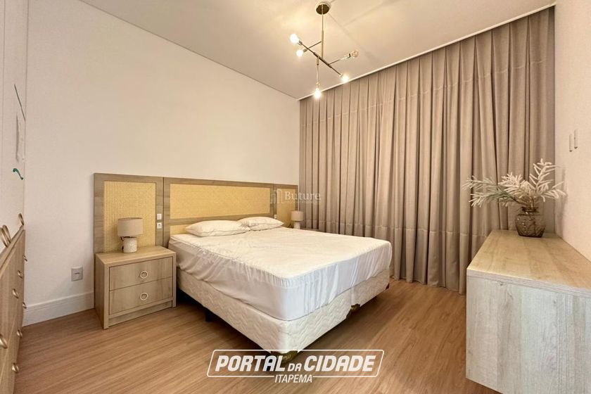 Apartamento &agrave; venda - 190m&sup2; - Meia Praia