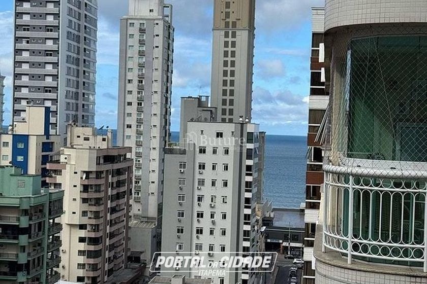 Apartamento &agrave; venda - Meia Praia