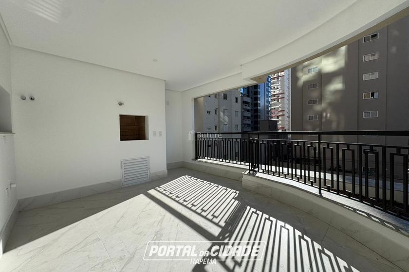 Apartamento &agrave; venda - 185m&sup2; - Meia Praia