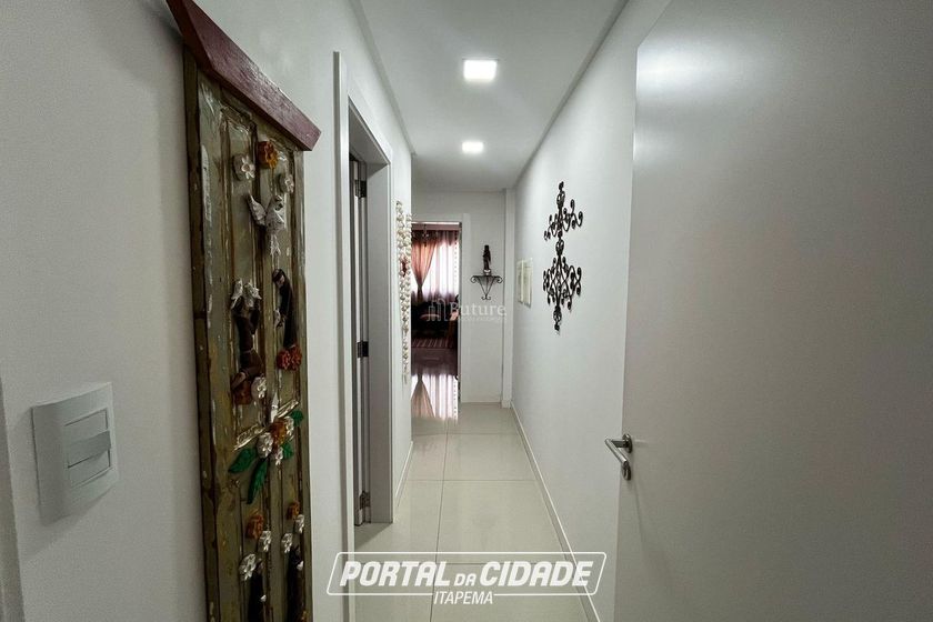 Apartamento &agrave; venda - 128m&sup2; - Meia Praia