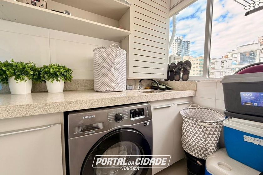 Apartamento &agrave; venda - 160m&sup2; - Meia Praia