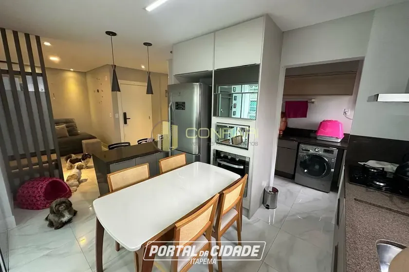 Apartamento &agrave; venda - 133m&sup2; - Meia Praia