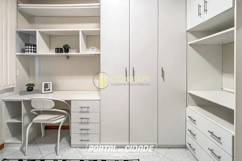 Apartamento &agrave; venda - 110m&sup2; - Meia Praia