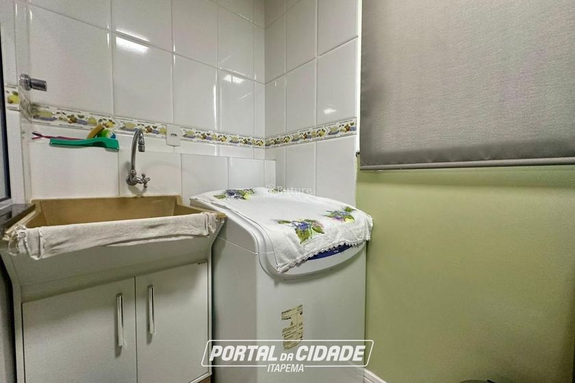 Apartamento &agrave; venda - 107m&sup2; - Meia Praia