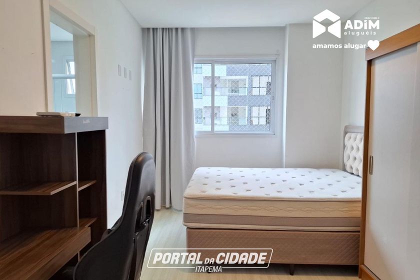 Apartamento para alugar - 134m&sup2; - Meia Praia