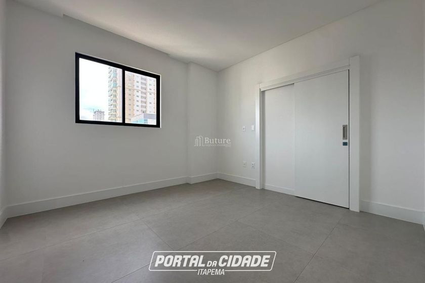 Apartamento &agrave; venda - 177m&sup2; - Meia Praia