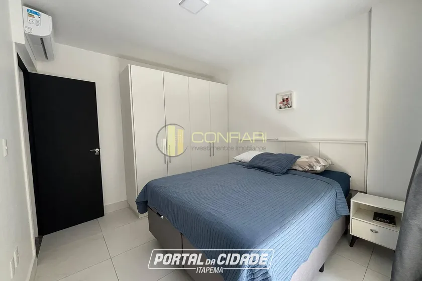 Apartamento &agrave; venda - 120m&sup2; - Meia praia