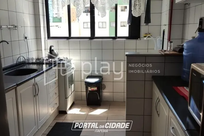 Apartamento &agrave; venda - 95m&sup2; - Meia Praia