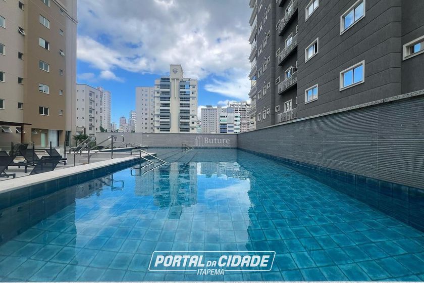 Apartamento &agrave; venda - 159m&sup2; - Meia Praia