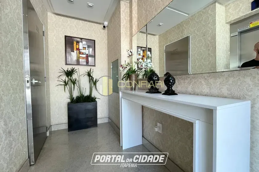 Apartamento &agrave; venda - 160m&sup2; - Meia Praia