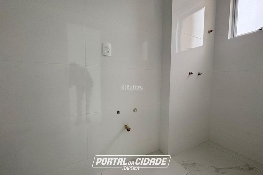Apartamento &agrave; venda - 159m&sup2; - Meia Praia