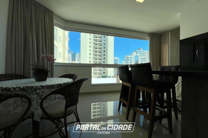 Apartamento &agrave; venda - 159m&sup2; - Meia Praia