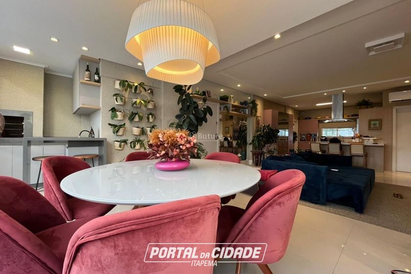 Apartamento &agrave; venda - 145m&sup2; - Meia Praia