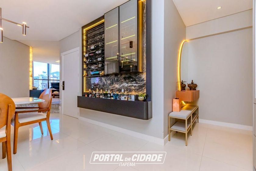 Apartamento &agrave; venda - 200m&sup2; - Meia Praia