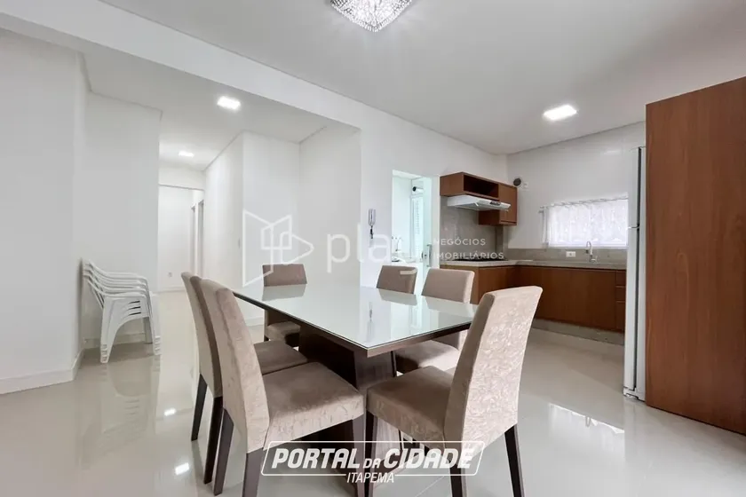 Apartamento &agrave; venda - 110m&sup2; - Meia Praia