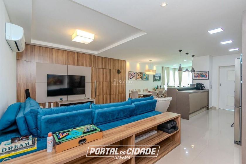 Apartamento &agrave; venda - 135m&sup2; - Meia Praia