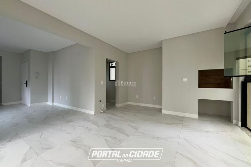 Apartamento &agrave; venda - 125m&sup2; - Meia Praia